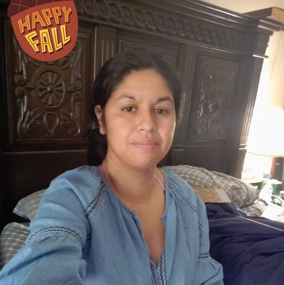 Meet your Posher, Angie - Picture 3 of 4